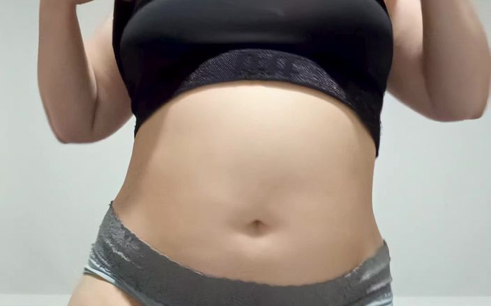 Nicole Passat: ¡La curvilínea Nicole tiene tetas hinchadas!