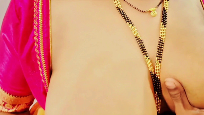 Sexybhabhi999: Une marathie se fait baiser par son jeune demi-frère quand...