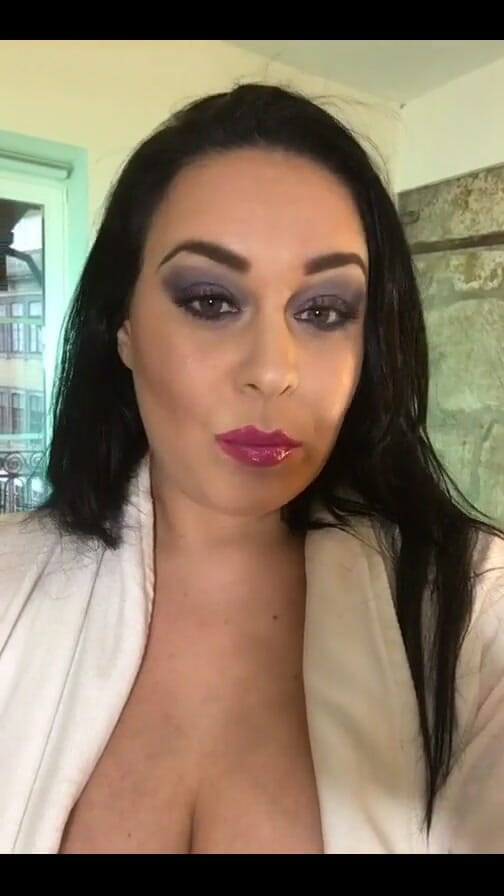 Anastasia Lux: Inilah video live story dari instagramku sebelum syuting