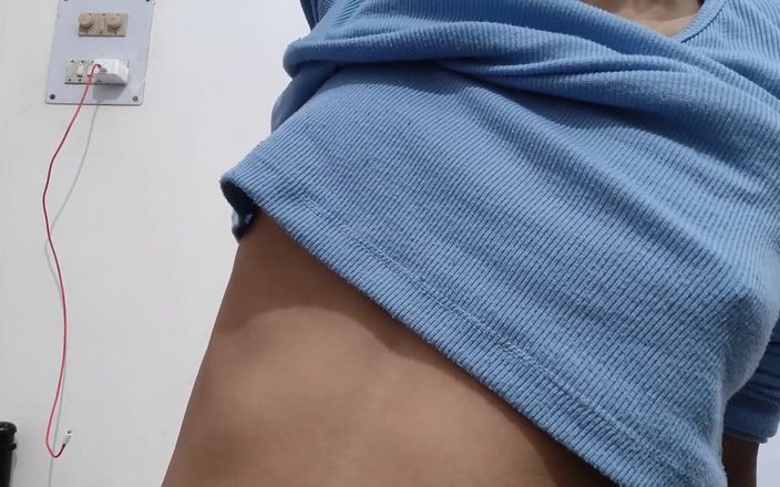 desigirl93: Brazylijska Alice jeździ na swoim ogromnym dildo i spuści