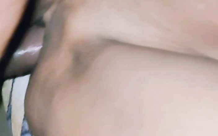 Kapsims: Belle silhouette avec de beaux seins pour vous