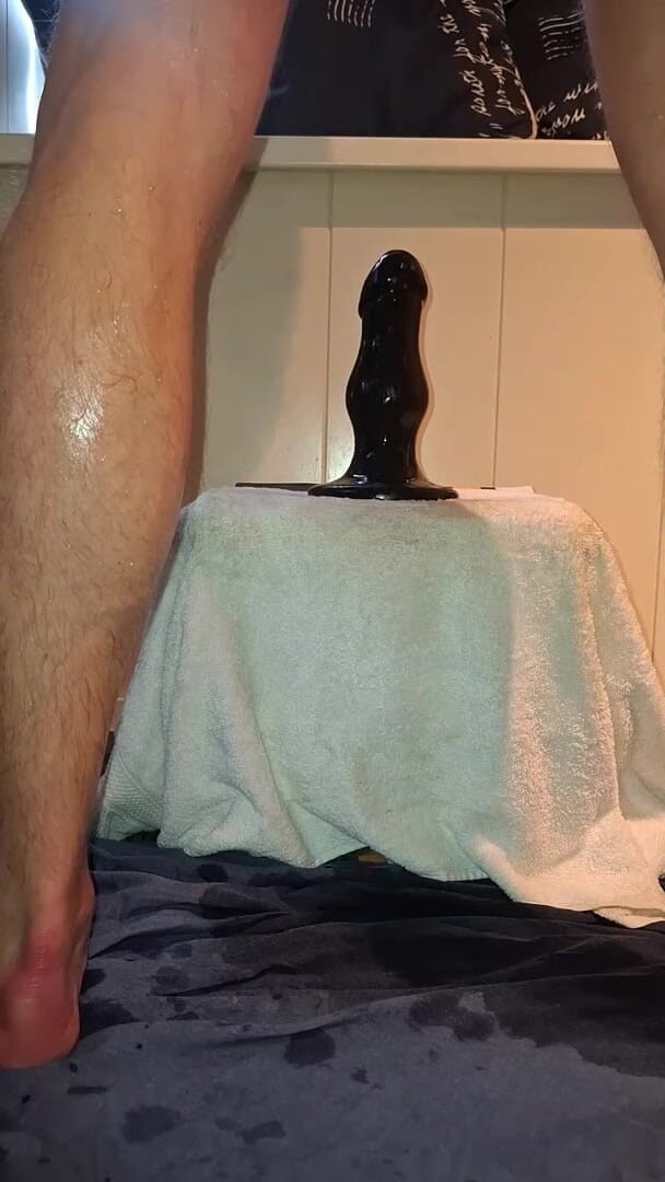 NoFace Twink X: Rasender Ansturm in anal tiefen