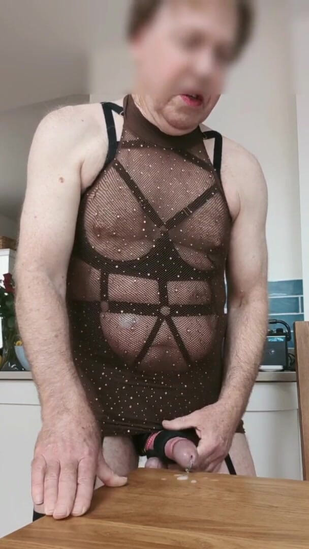 Bellhead: One minute lingerie fun