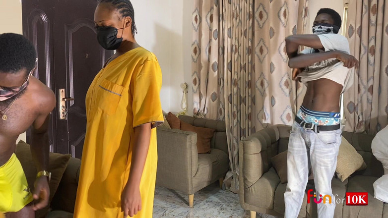 Funfor10k straight videos only: Những du khách tháng 8 gợi cảm