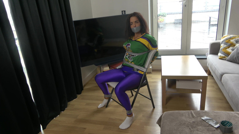 Latina Fetish: Latina in: Membro della squadra di hockey registrato su una...