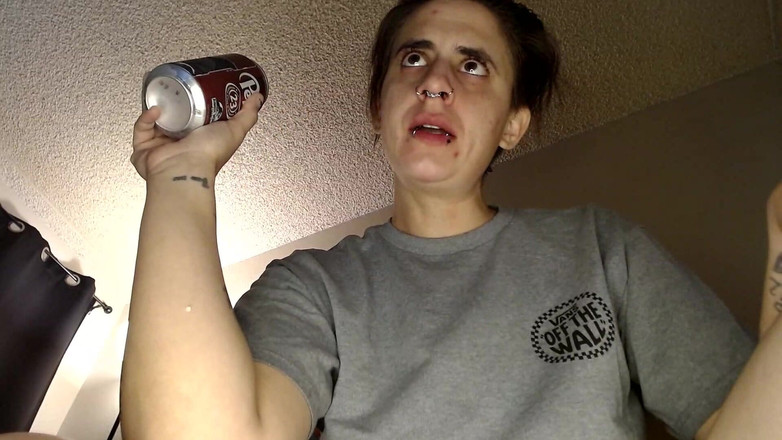 Abby Anna: Dr. P Soda éjacule avec des éjaculations bruyantes