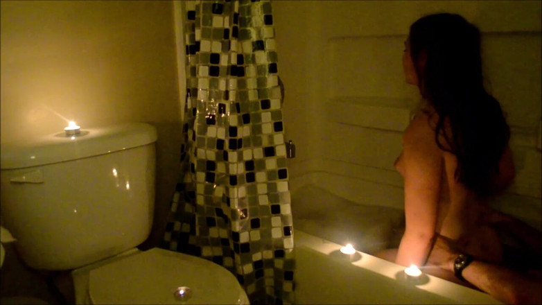 LustfulGeeks: Seks bak mandi romantis abby