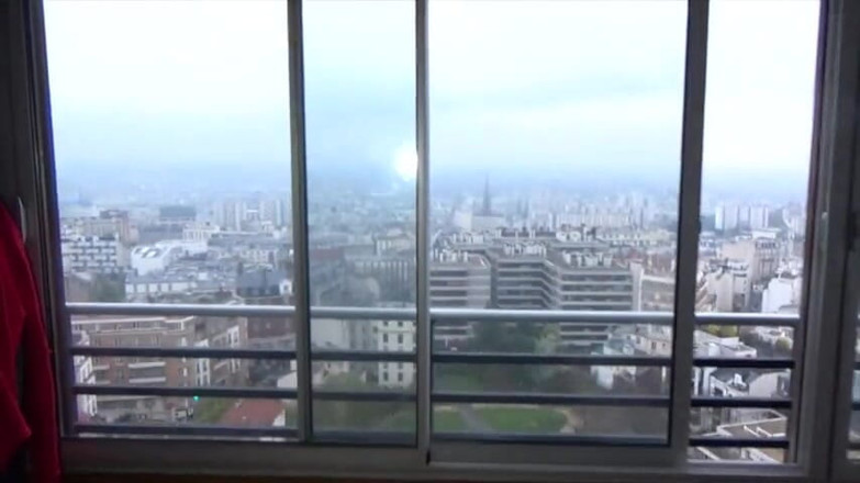 Gaybareback: 델타 코브라에게 맨발로 따먹히는 흑누나 바닥