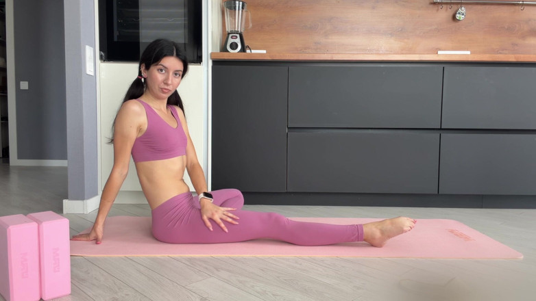 Katty West: Velké protahovací cvičení s Katty West v legínách