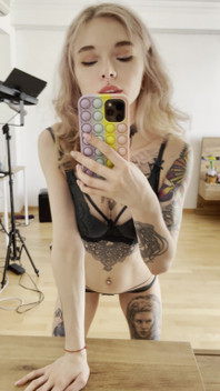 How do you like my lacy lingerie? 