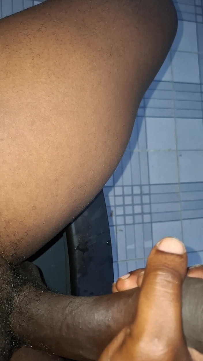 Bumba: Con cặc lớn trở về thủ đô, tất cả những con điếm đều...