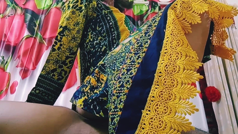 Bolly Karma: 美丽的继母