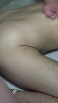 Si brett kembar Tyler dikongkek mentah oleh Aaron Master