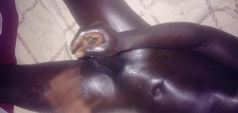 Hongi: Schwarz geölter afrikanischer schwanz entlädt viele cumshots