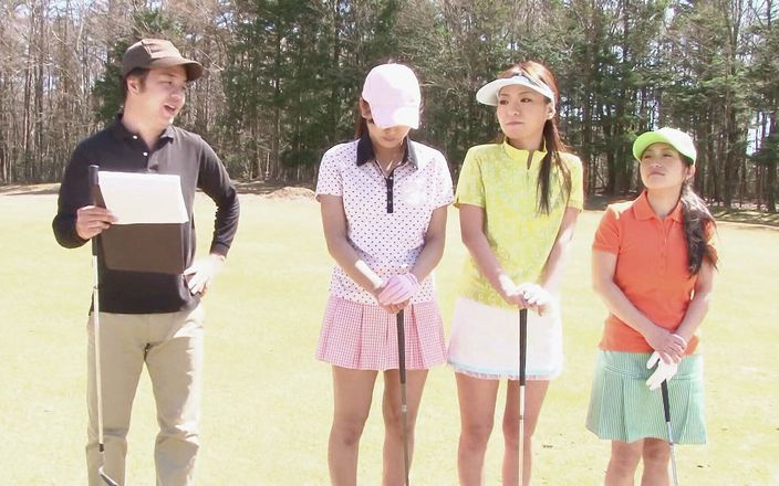 The Asian Sports: 让我们去找一些高尔夫女孩，你会有很多操逼