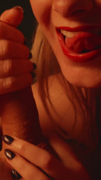 Chica Perfecta Hace Una Mamada Profunda Con Mucha Saliva - Sensual Asmr