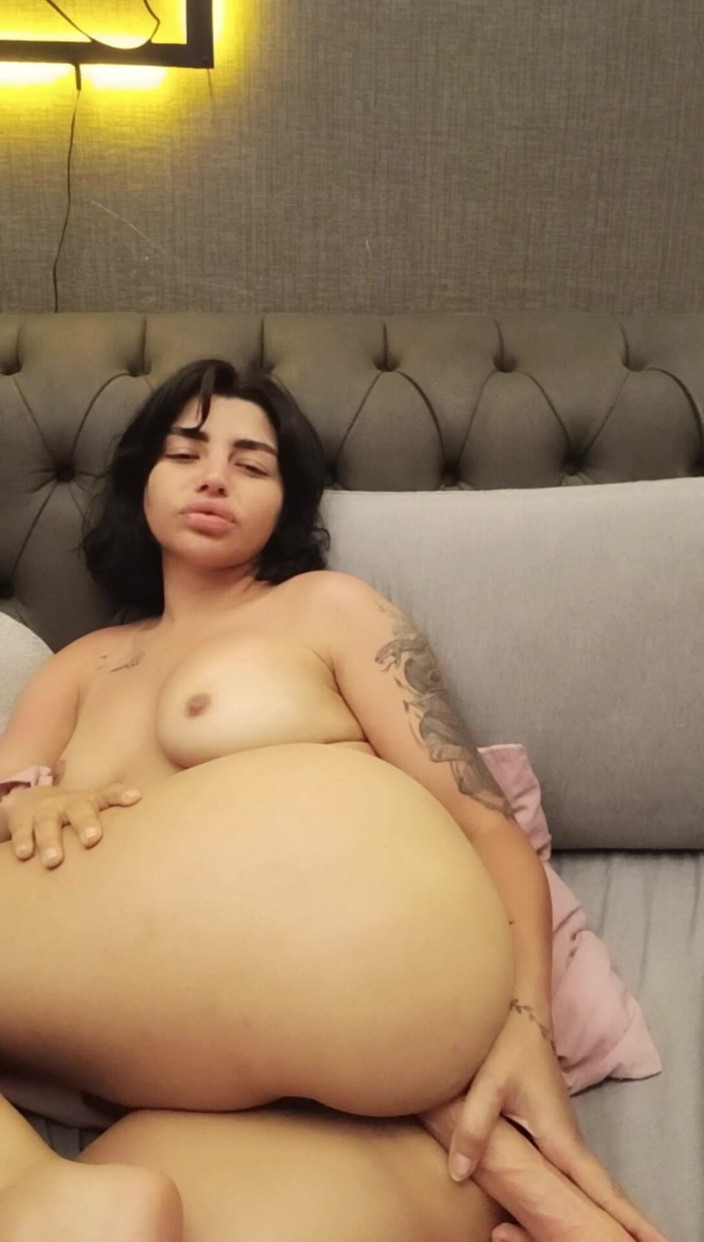 Esmer Tarcin: Masturbasi dildo anal
