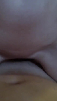 Sperma na zadku. Stříkání