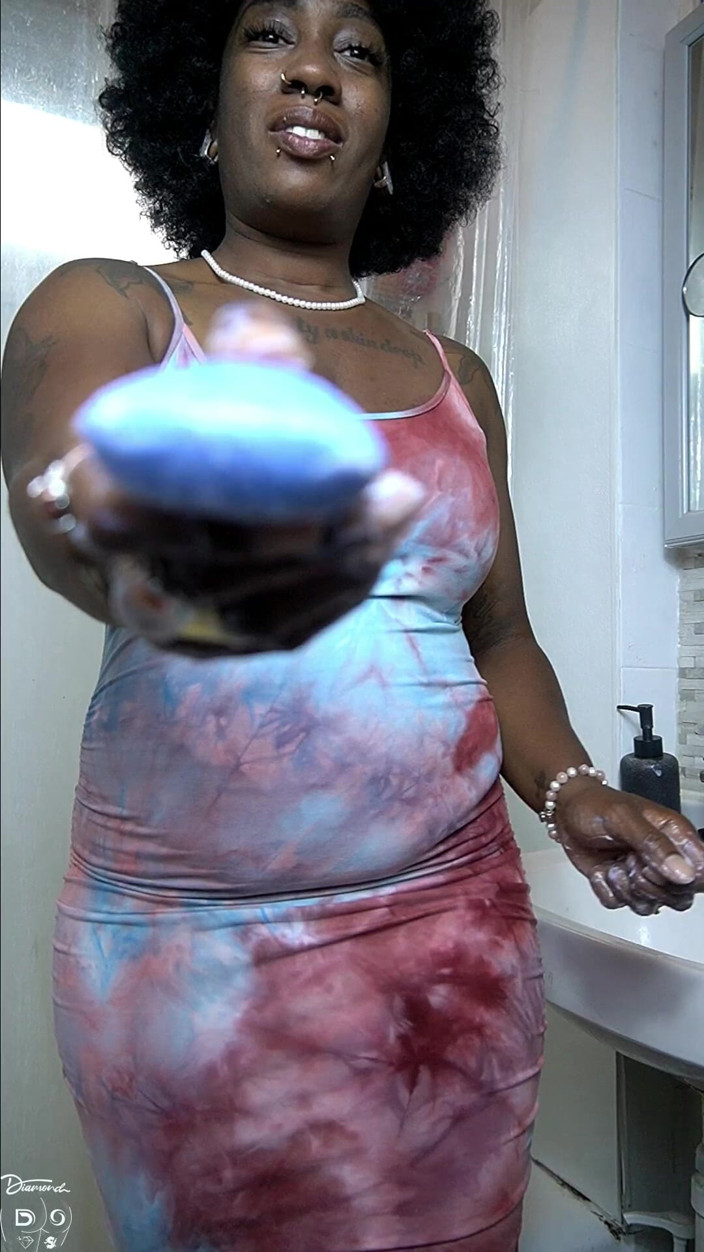 Diamond Ortega: Stepmama Finds Your Soap Porn