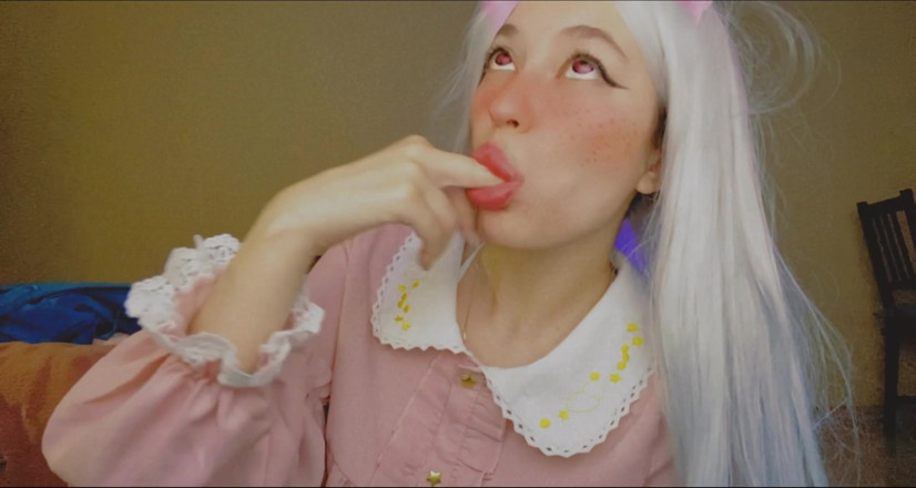 Bambietta Valentain: Hot anime girl sucking her beautiful fingers