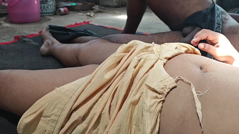 Indian IFS: Üvey anne pasta yiyor