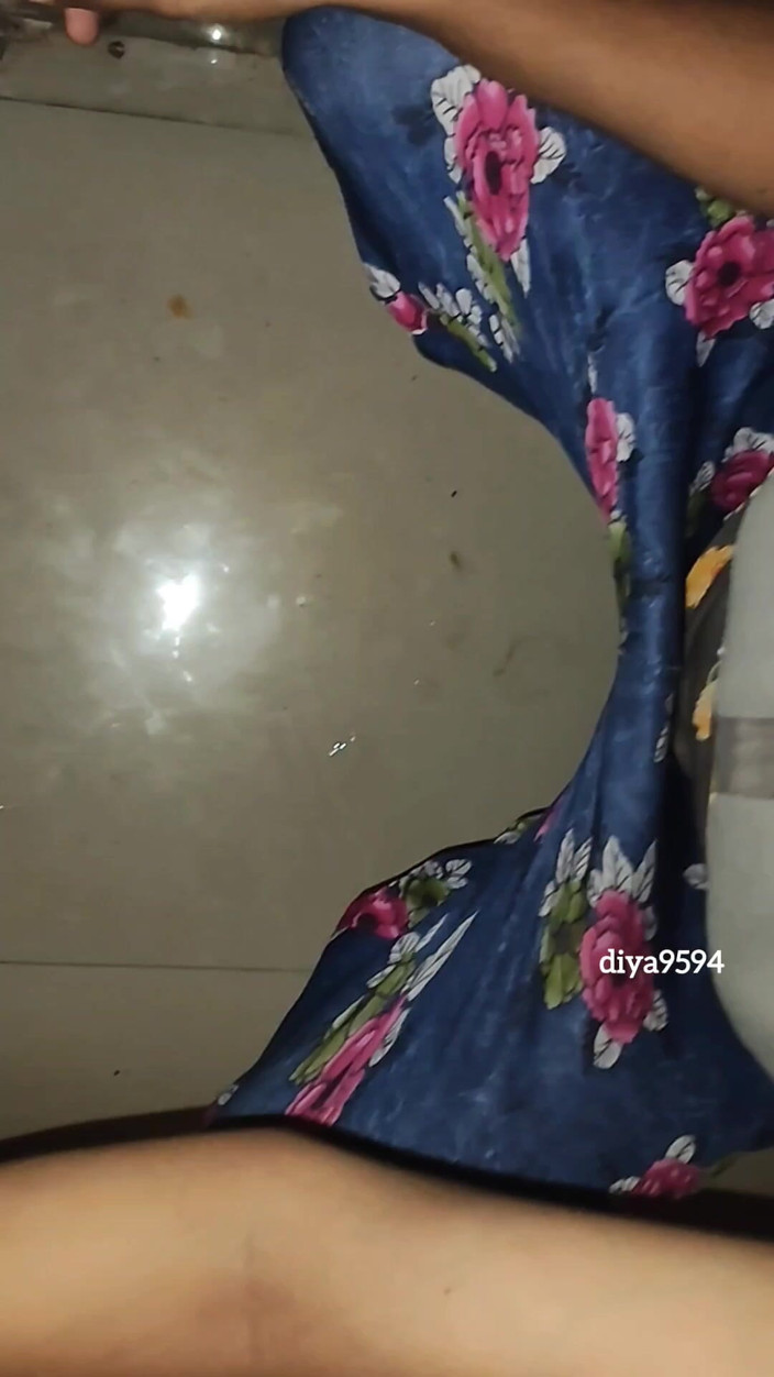 Diya9594: Mallu chica bebe leche