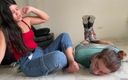 Selfgags femdom bondage: 그녀의 엉덩이를 보고 붙잡혔다