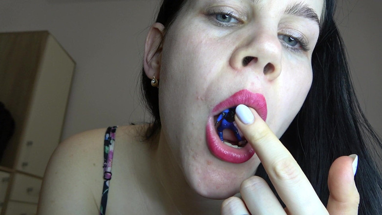 Anna Sky: Giantess Anna khoe mặt