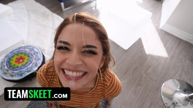 Team Skeet: Tatuada gata Vanessa Vega fica em casa e satisfaz seu...