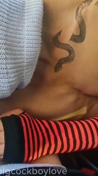 Twink neexperimentat de pe Stroll este futut de pule mari cu fântâni de spermă.