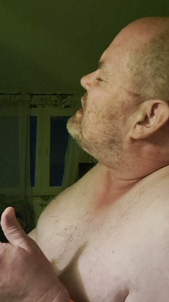 Fickspecht: New Stretching Exercise for the Slut Saturday Morning