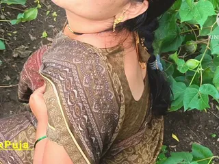 Desi Village Girlfriend Boyfriend Went to the Farm and Pressed Her Boobs in the Cotton Field and Showed Her Full Pussy and He Ur
