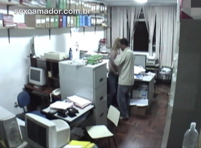 Amateurs videos: Horny employees having sex in the office after hours