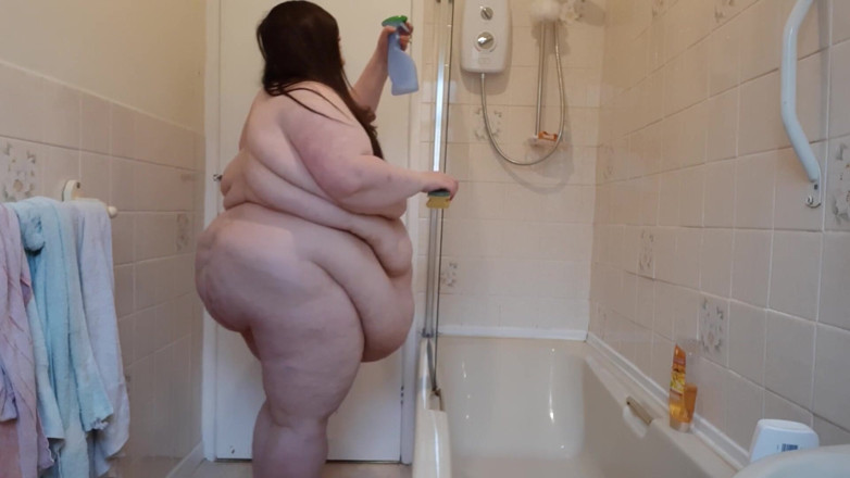 SSBBWLadyBrads: Ssbbw nude cleaning bathroom fat tummy