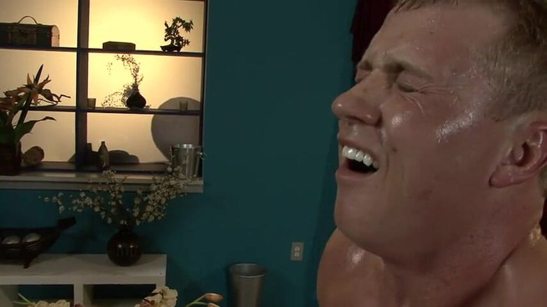 Porn Amazing: 젊은 친구의 열렬한 자지에 따먹히는 목욕 후 섹시한 갈색 머리