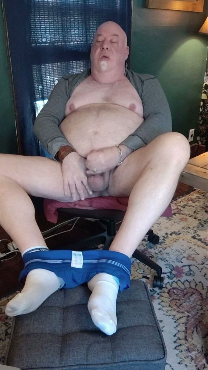 beardaddychub: Verbal Jerk on Webcam!