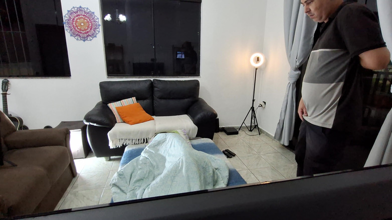 Gabi SweetCouplesStories: Dia masturbasi dan memimpikan tetangganya membelanya.