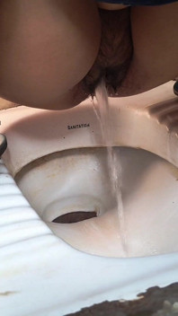 Beautiful Bhabhi Pissing Full Pussy Close-up Video