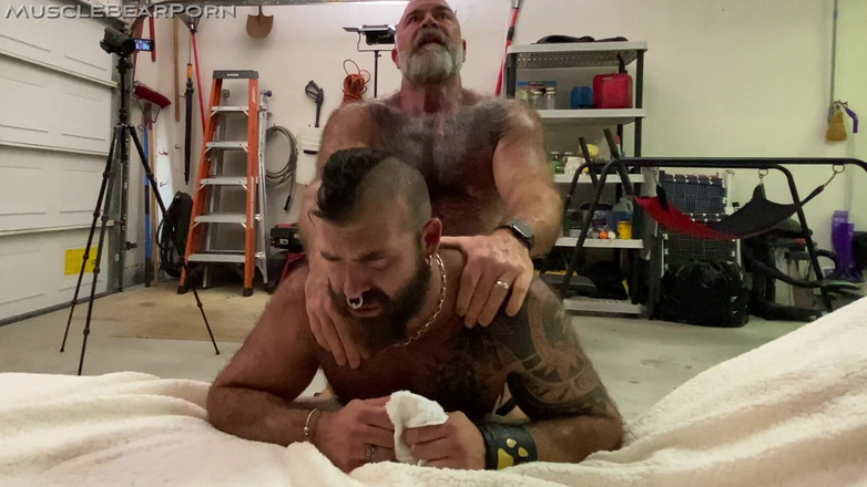 Muscle Bear Porn: Varv upp del 2
