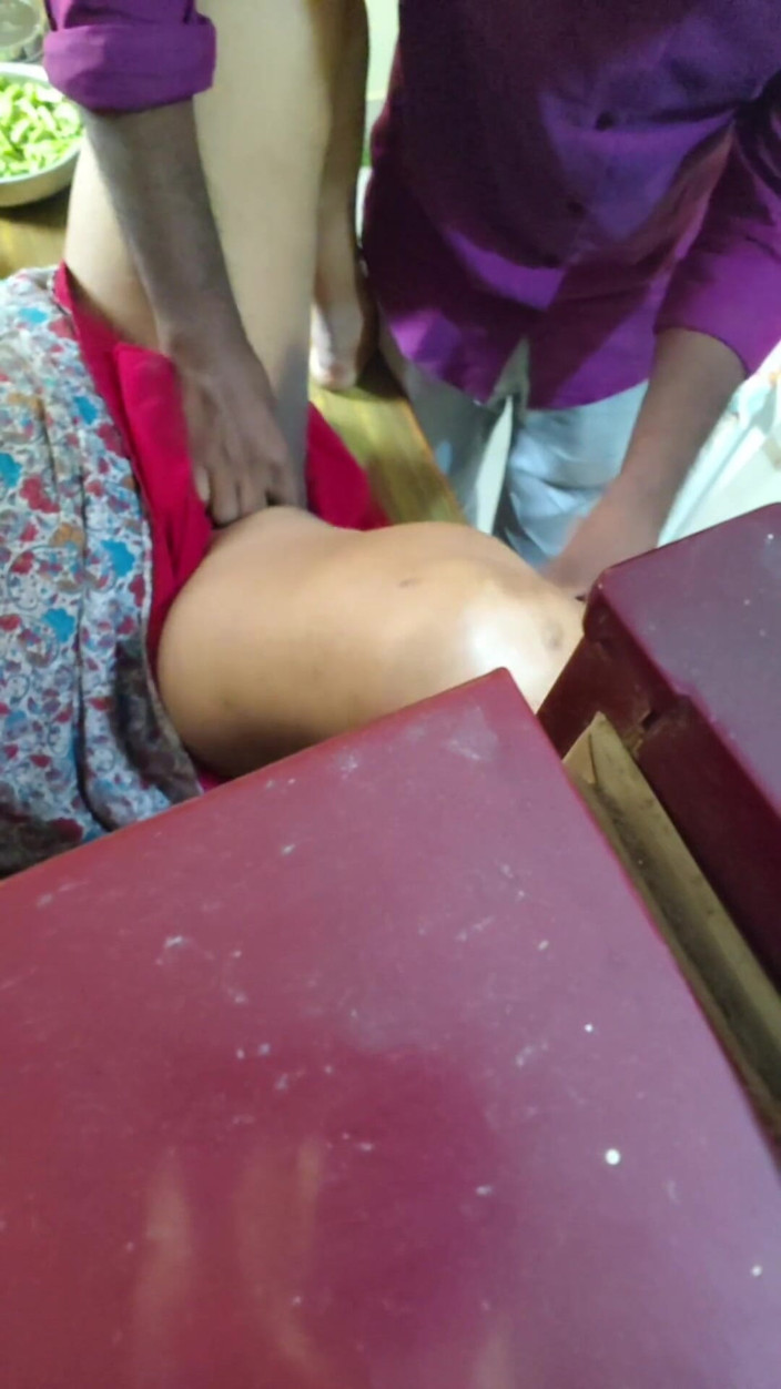 Porn films: Il proprietario della casa ha scopato la figliastra tamil