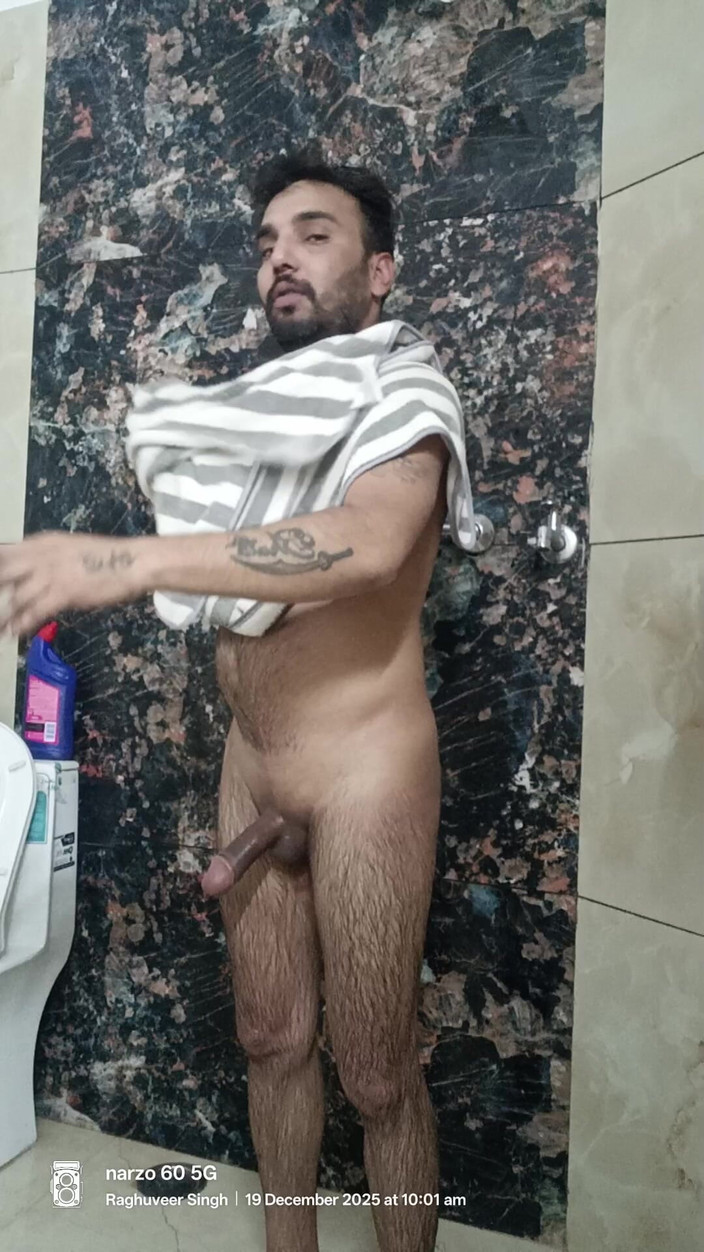 Rajasthani-old-lover: Indischer polizist in der dusche