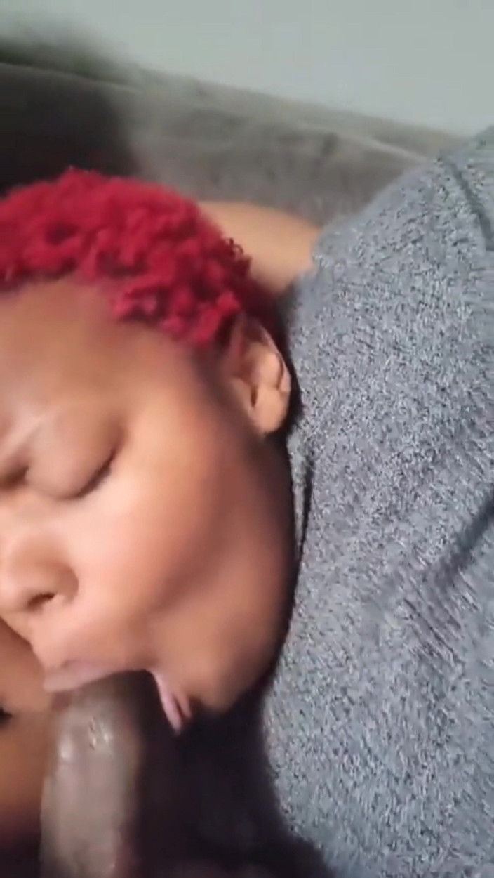Super sexy ebony cuties: Sugând o pulă neagră și mare, futându-mi pizda strâmtă cumming