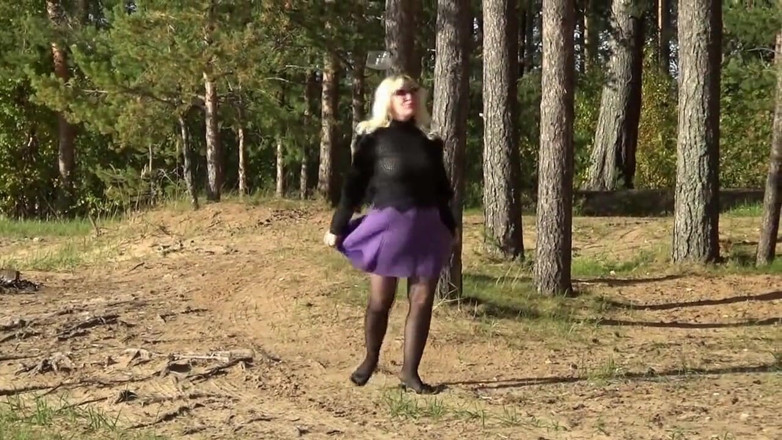 Nylon-Heels: Secretary in nature