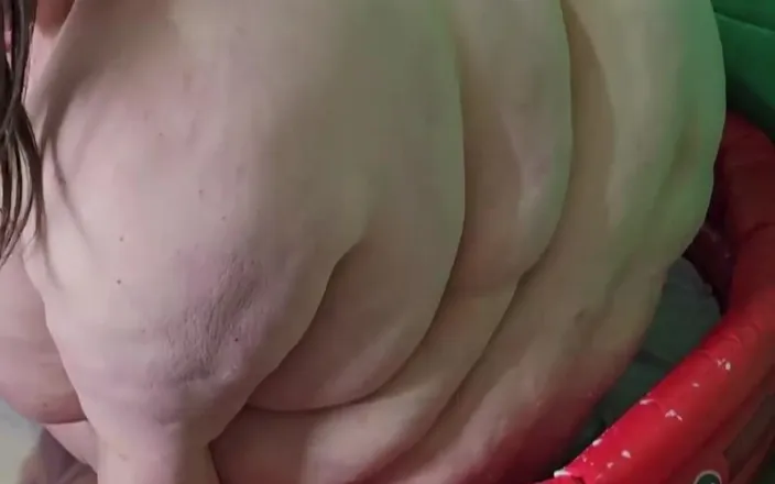 SSBBWLadyBrads: Giant SSBBW Goddess Pours Milk on Herself Pt 1
