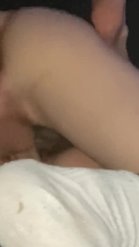 Amatérská creampie s nevlastní sestrou