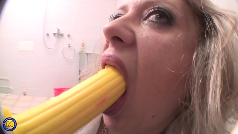 Mature NL: Horny Mature Mom Vera Sternova Gets Fucked in the Washing...