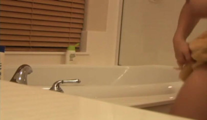 Foot Girls: Mia`s foot show in the bathroom