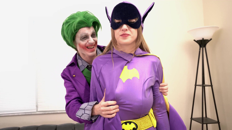Conor Coxxx: Fată batgi în mâinile jokerului cu Octavia Red