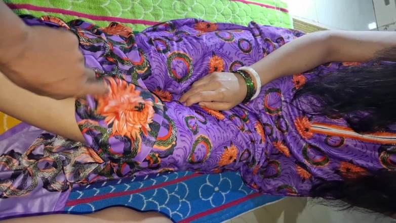 Shima kumari44: Индийская деревенская домохозяйка дези трахается на кухне, секс с настоящим оргазмом, хинди аудио