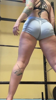 Booty Shorts, tanga und Sport-Bh-Powerlifting-Training - Hocken, Bank, Sumo-Gewichtheben